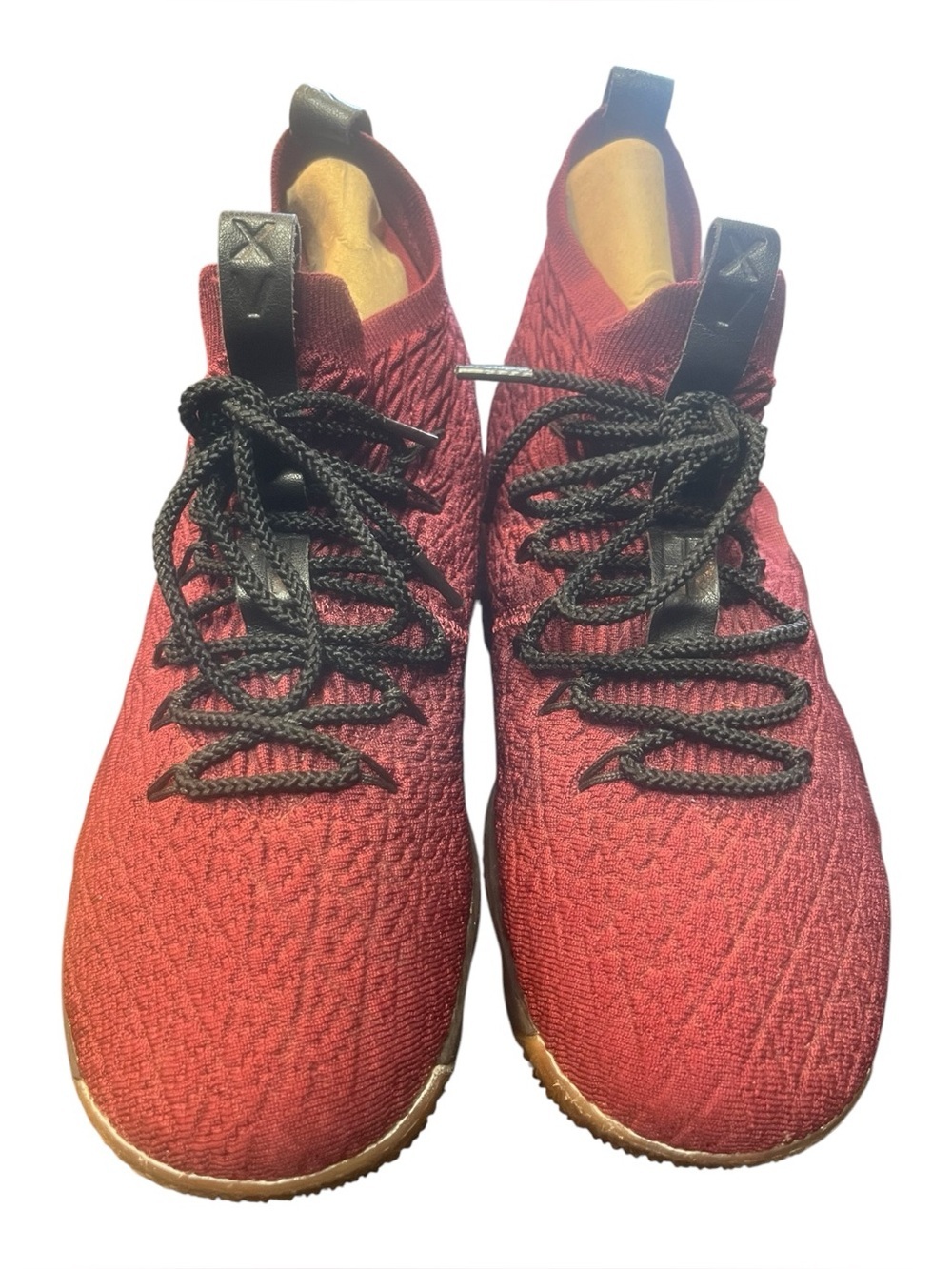 Sz 9.5 Nike Men's Knit LeBron- Burgundy with Black Accents good condition